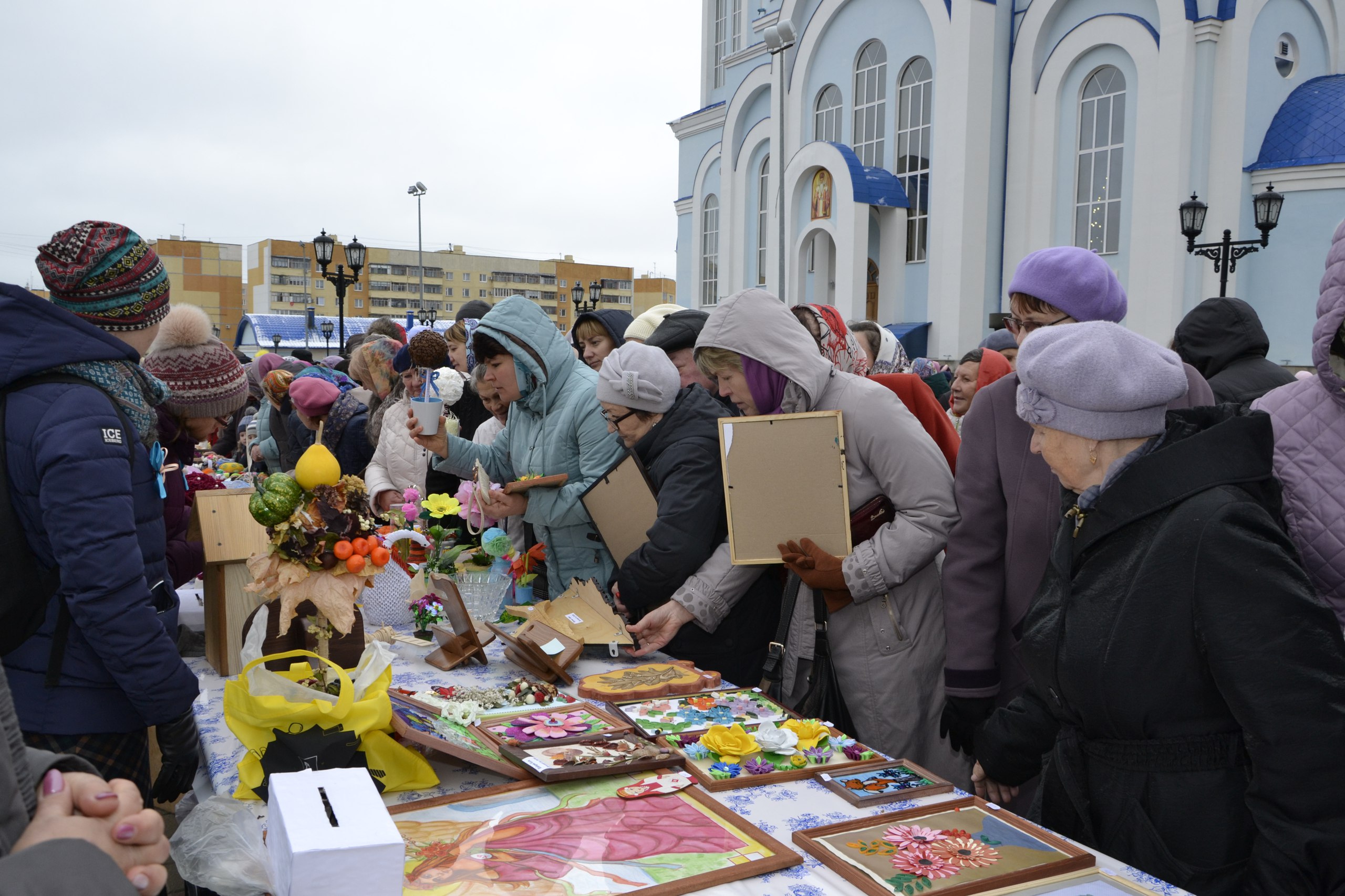 Православная выставка-ярмарка в престольный праздник Архиерейского подворья Казанской иконы Божией Матери г.Саранск